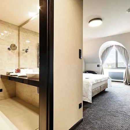 Hotel Victory