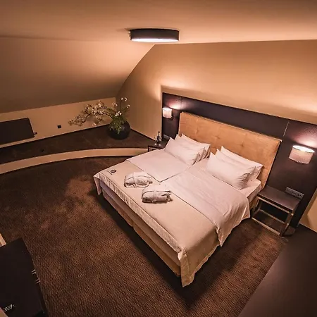 Victory Hotel 4*